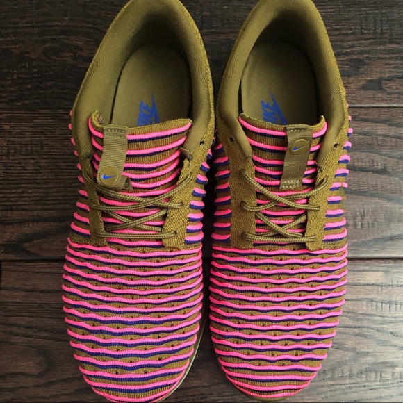 NIKE FLYKNIT ROSHE TWO - Picture 6 of 9